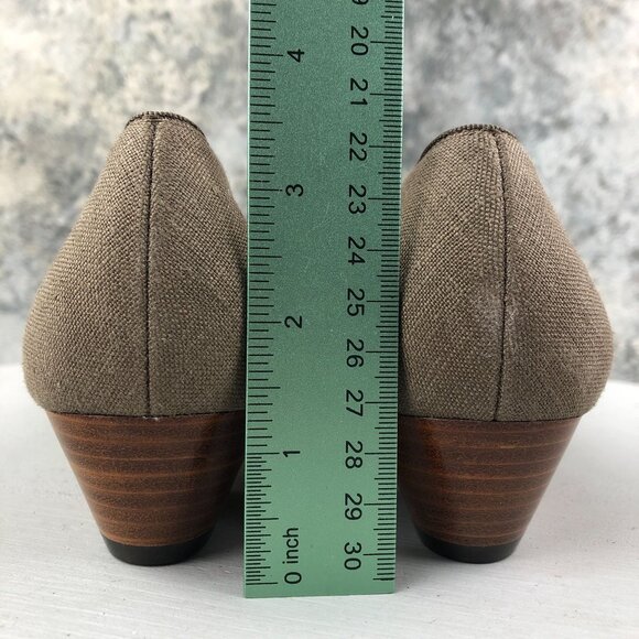 Salvatore Ferragamo Boutique NWOT Women's Size 8.5B Vara Brown Block Heel Pumps - Picture 9 of 16